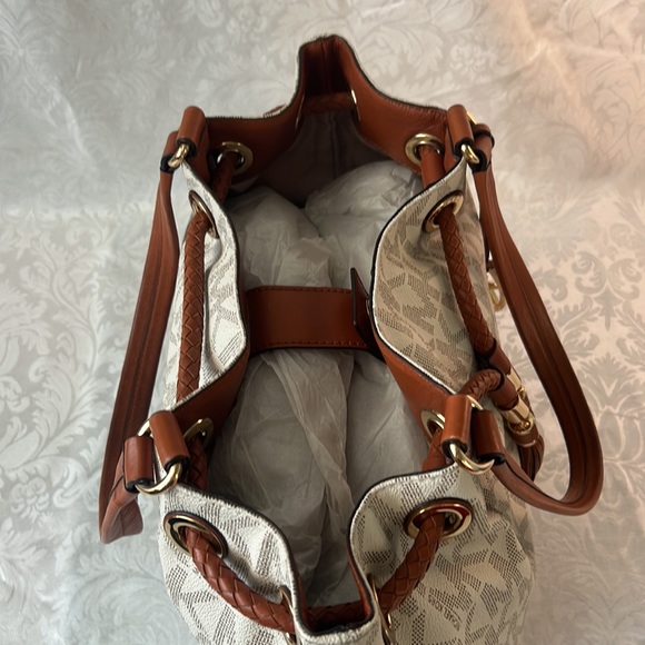 MICHAEL Michael Kors Cream and Brown Shoulder Bag - Picture 13 of 14